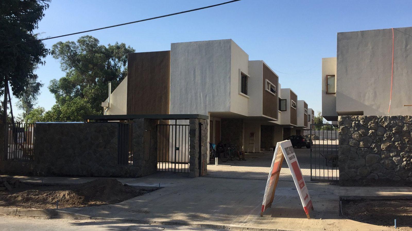 Acceso del condominio Townhouse Palena en La Florida